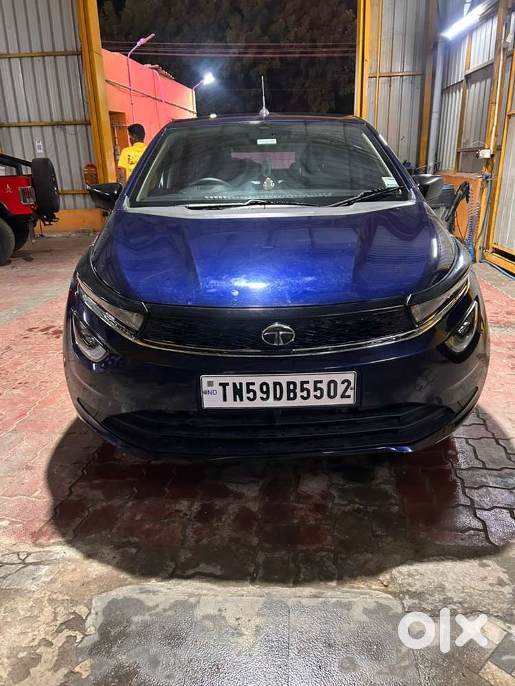 Tata Altroz Petrol 2024