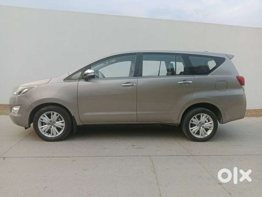 Toyota Innova Crysta 2.8z Automatic, 2016, Diesel
