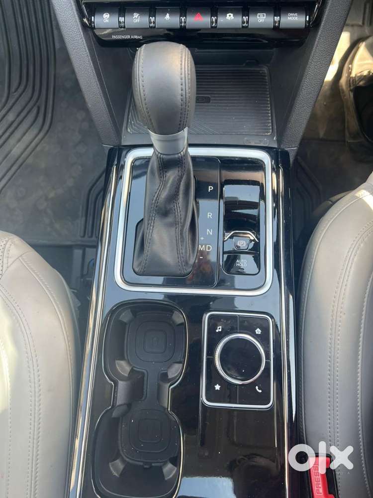 Mahindra Xuv700 2.2 Ax 7 Diesel At Str, 2025, Diesel