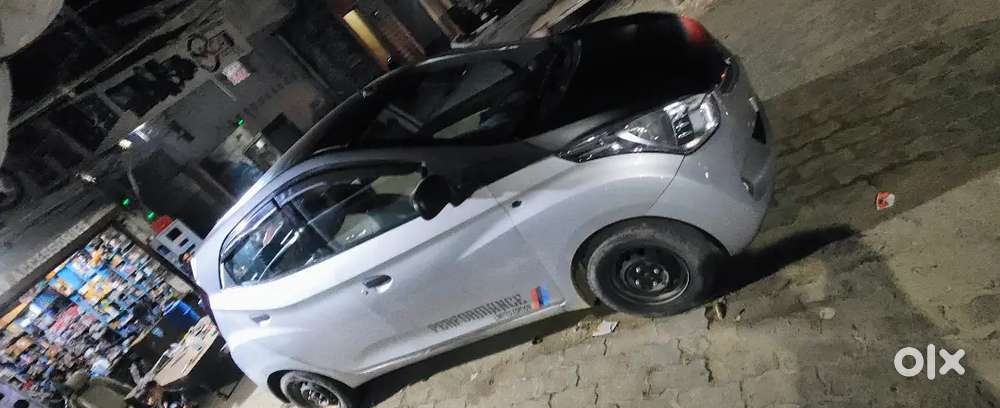 Hyundai Eon Era 2016 Petrol Manual Both Key Available