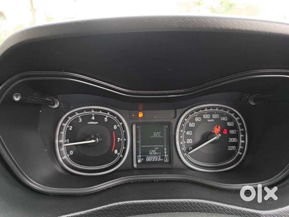 Maruti Suzuki Brezza 1.5 Zxi Cng Dual Tone, 2022, Petrol