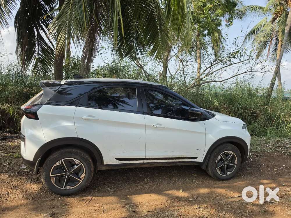 ​tata Nexon Ev Empowered Plus 45 (top End)  2025  Pristine Condition