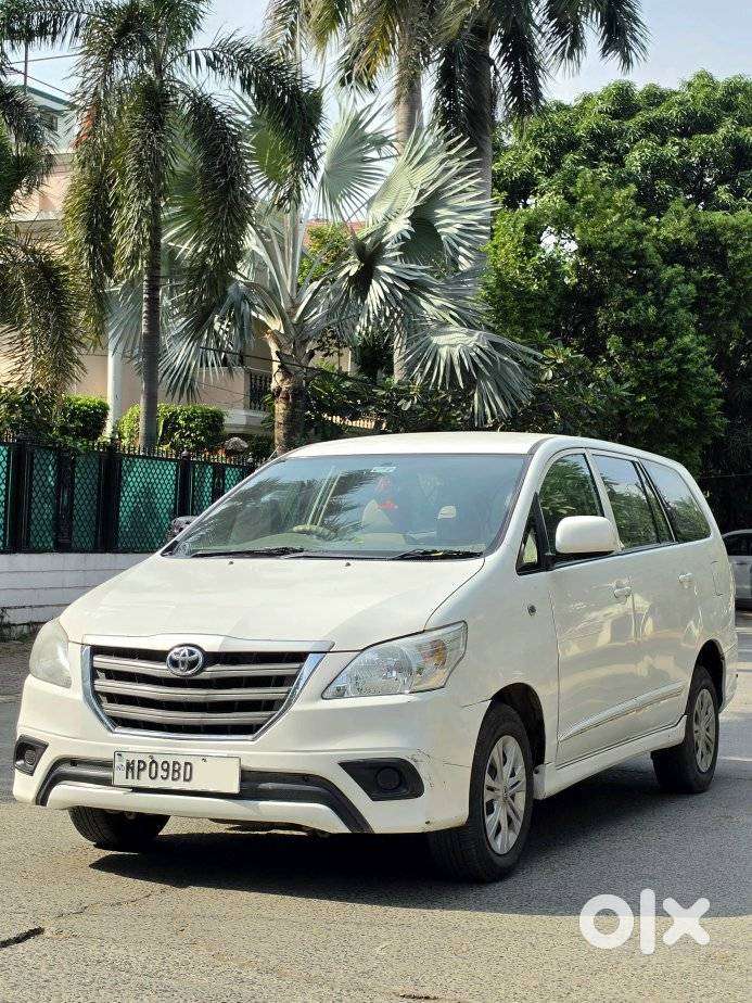 Toyota Innova 2.5 G (diesel) 8 Seater, 2014, Diesel