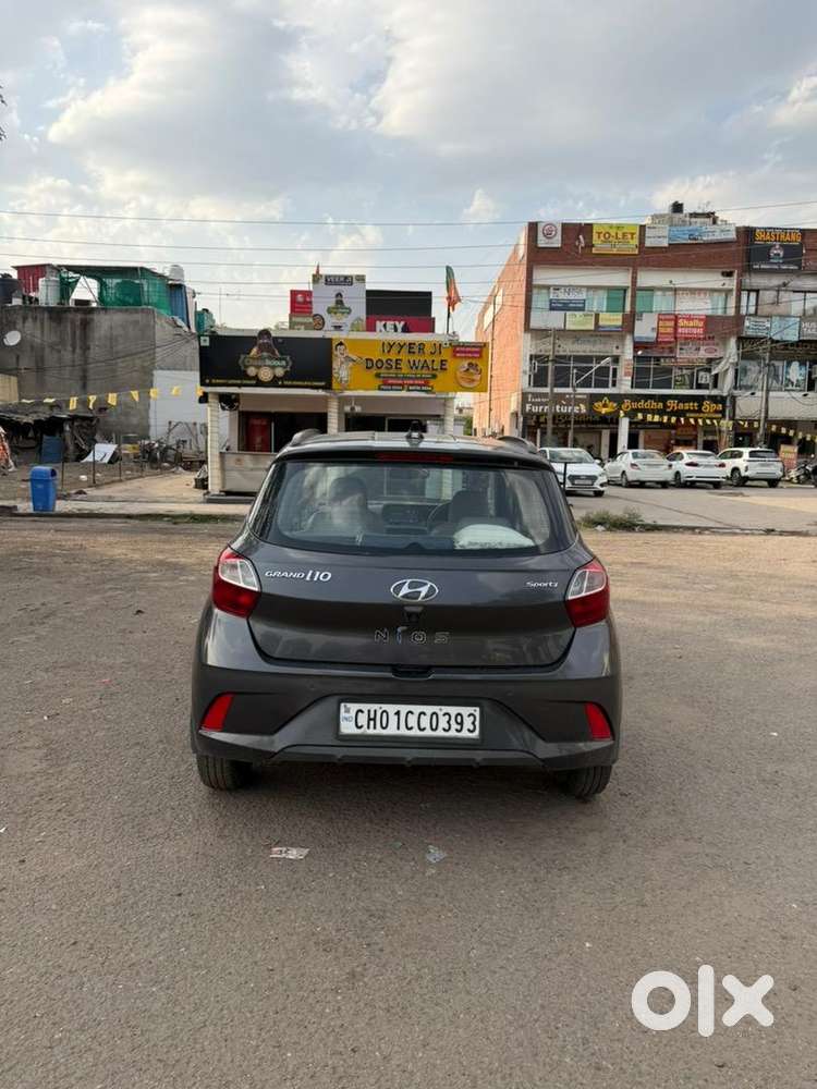 Superb Condition  Grand I10 Nios  Nov 2020  1st Owner  18500 Km