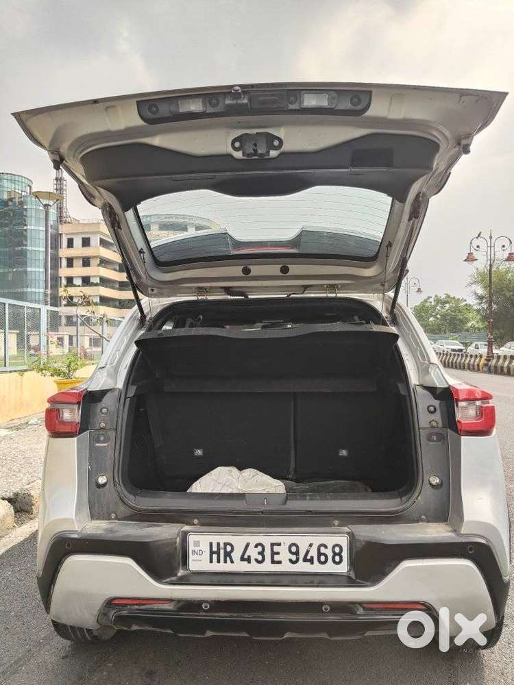 Nissan Magnite 1.0 Xv Premium, 2021, Petrol