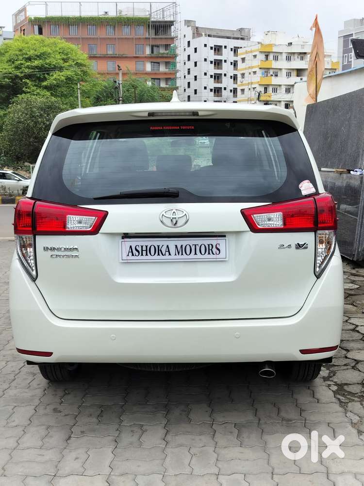 Toyota Innova Crysta 2.4 V 8 Str, 2017, Diesel