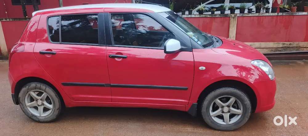 Swift Maruti Suzuki 2007 Petrol 209295 Km Alloy Wheel