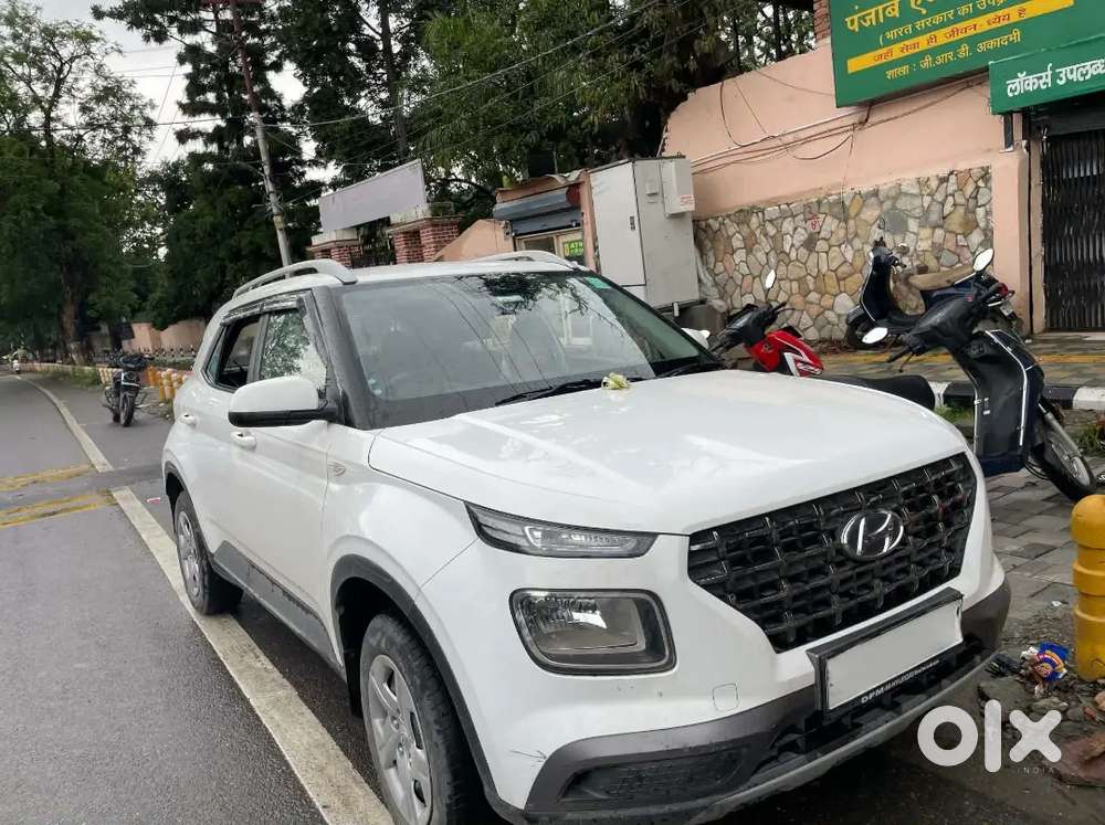 Hyundai Venue 1.2 S 2020 Petrol Manual