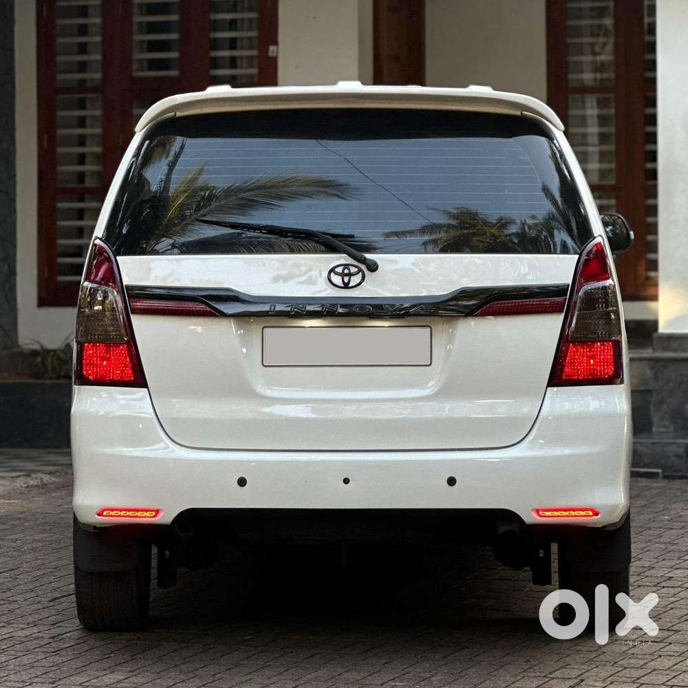 Toyota Innova 2015 Diesel Well Maintained