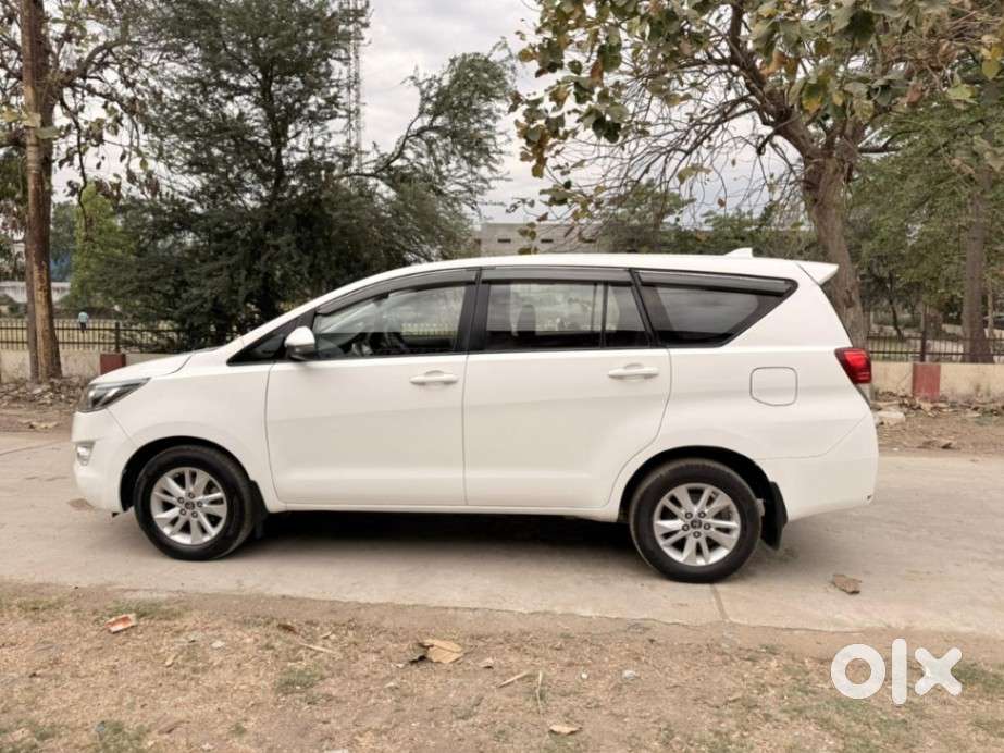 Toyota Innova Crysta 2.4 G Mt 8s, 2017, Diesel