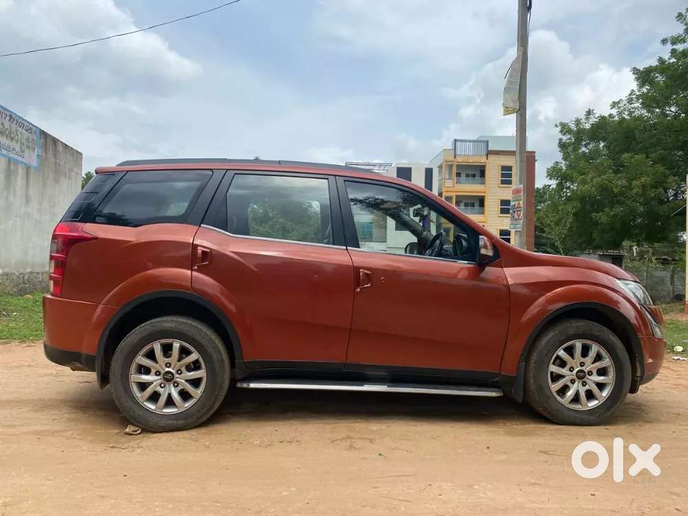 Mahindra Xuv500 W10
