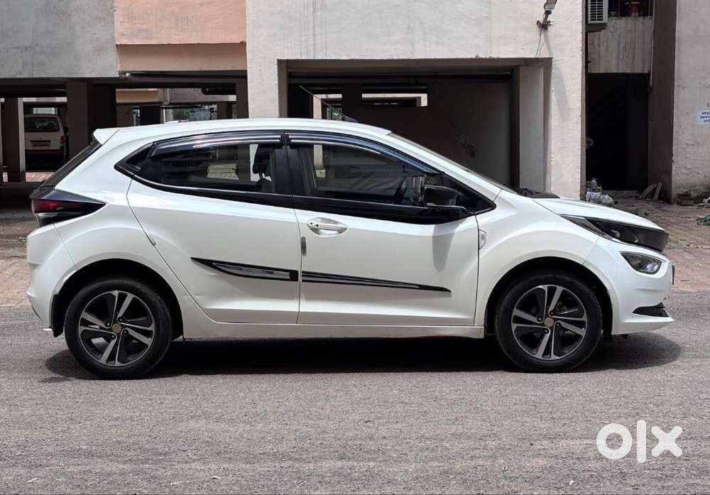 Tata Altroz Xz, 2022, Petrol