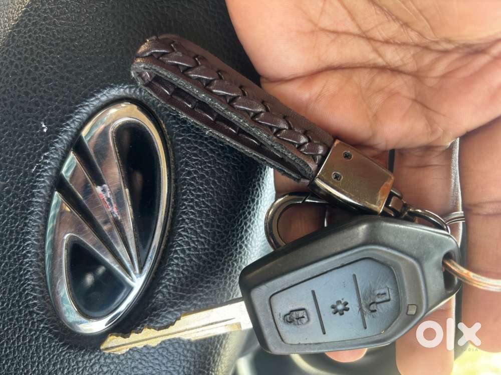 Mahindra Tuv300 T8 Automatic