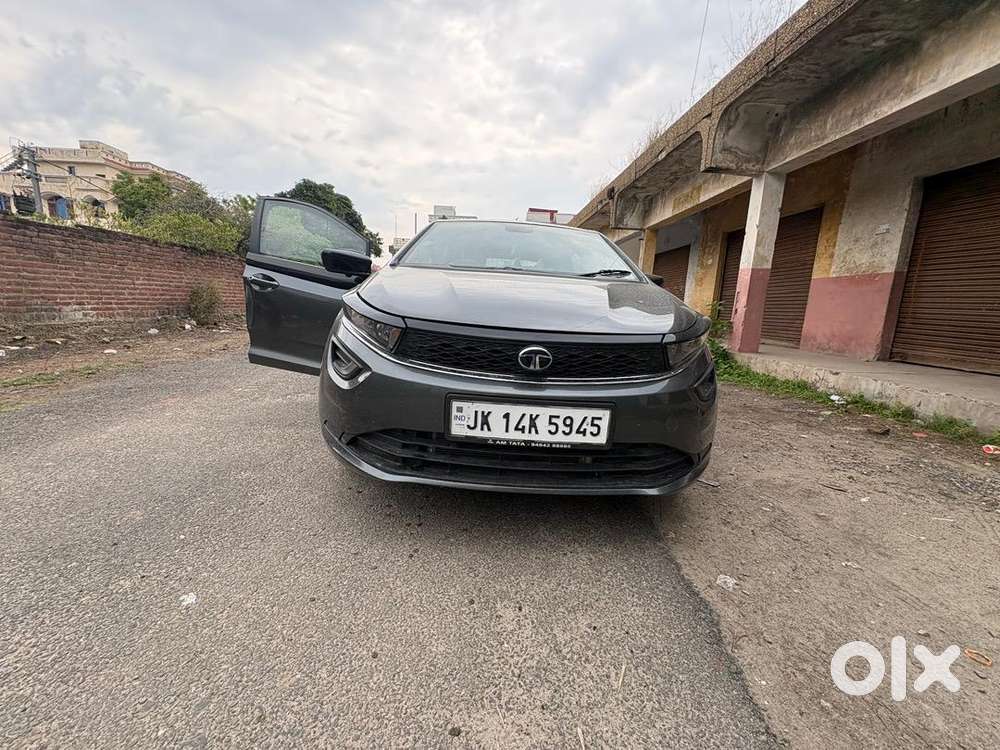 Tata Altroz 2024 Petrol Well Maintained