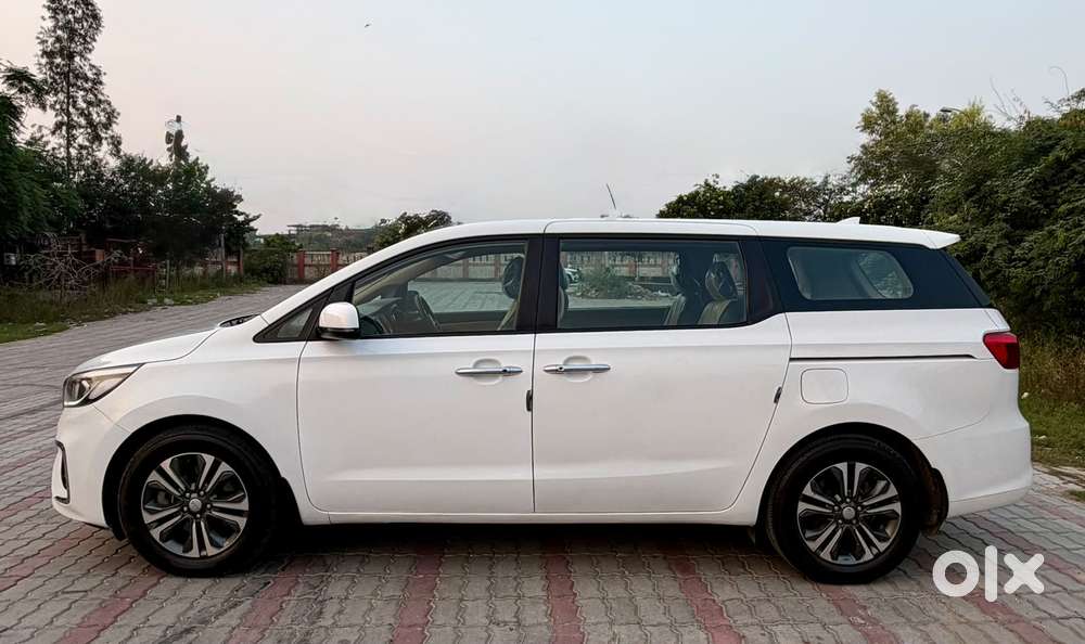 Kia Carnival Premium, 2021, Diesel