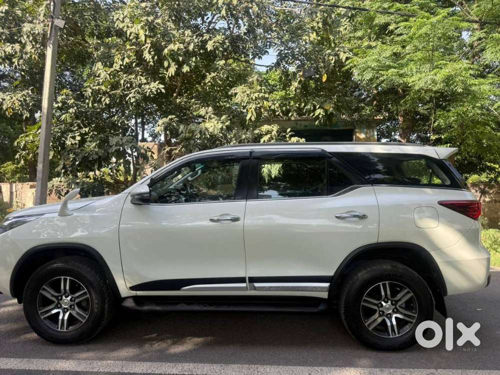 Toyota Fortuner 4x2 At 2.7 Petrol, 2020, Petrol