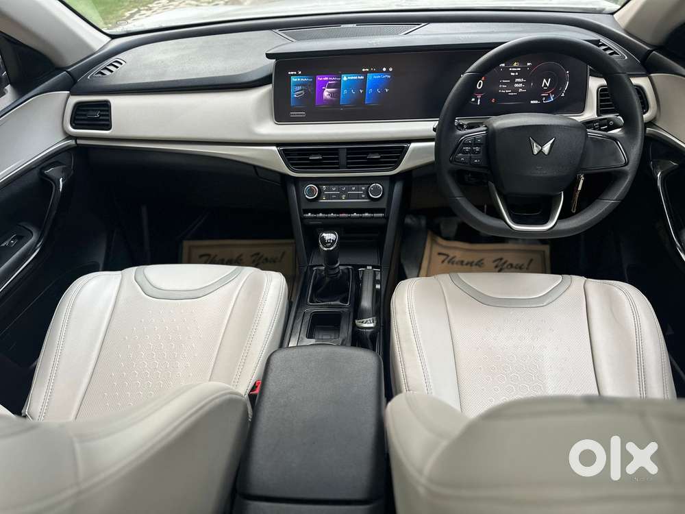 Mahindra Xuv700 2.0 Ax 5 Petrol Mt Str, 2024, Petrol