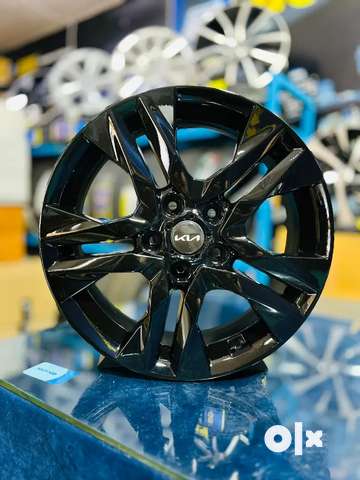 17 inch black on sale alloys