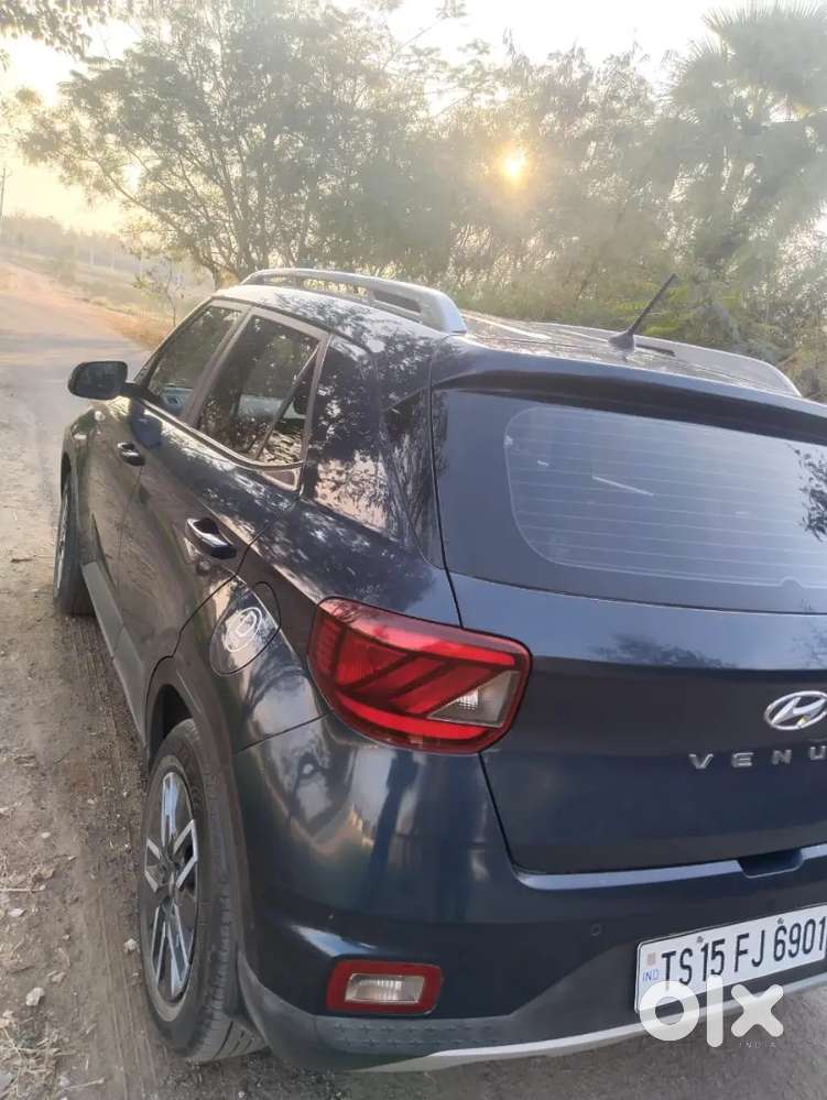 Hyundai Venue 2022 Diesel Well Maintained