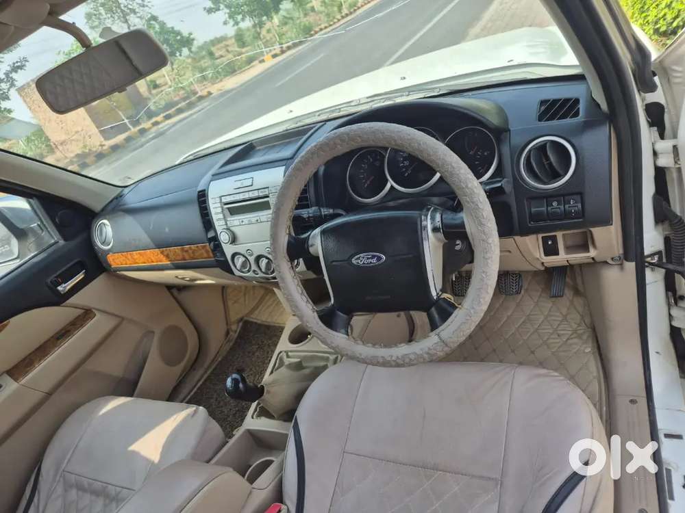 Ford Endeavour 2013 Diesel 105000 Km Driven At Good Condition New Tyre