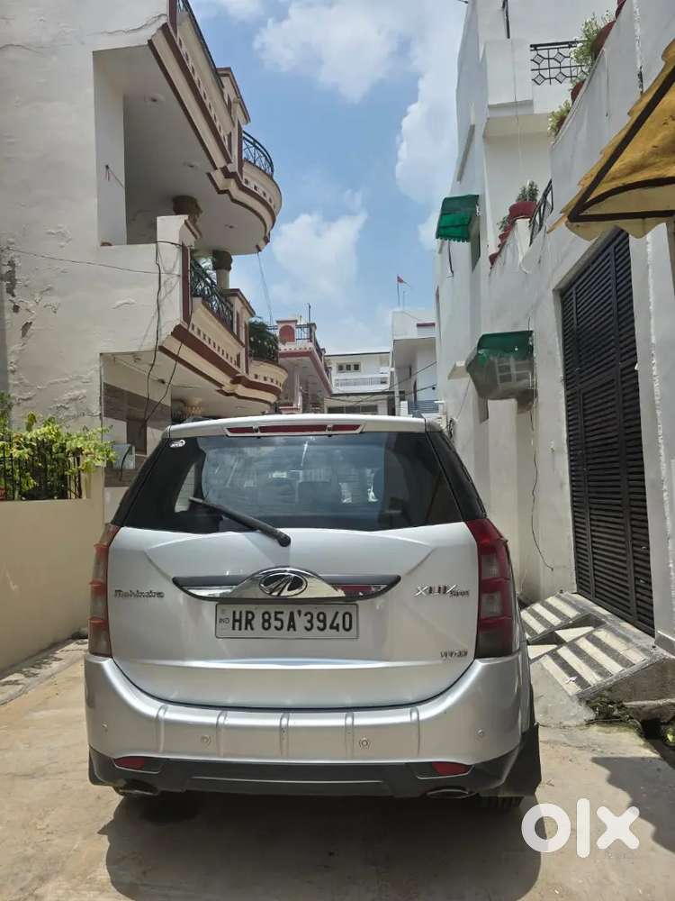 Mahindra Xuv500 W10 2017