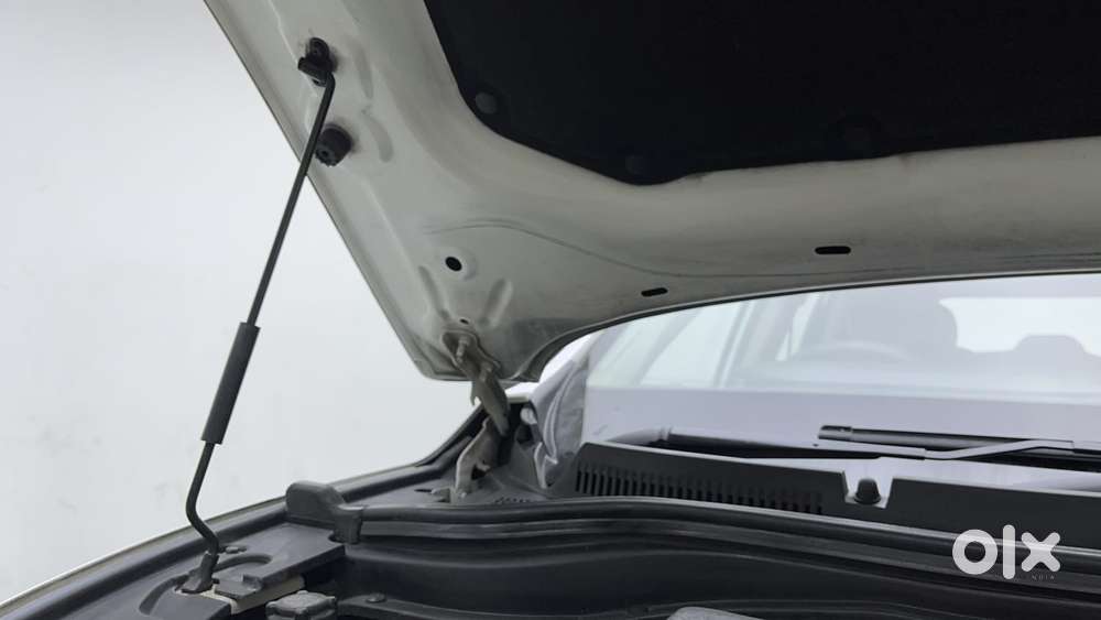 Mahindra Xuv700 2.0 Ax 5 Petrol At Str, 2021, Petrol