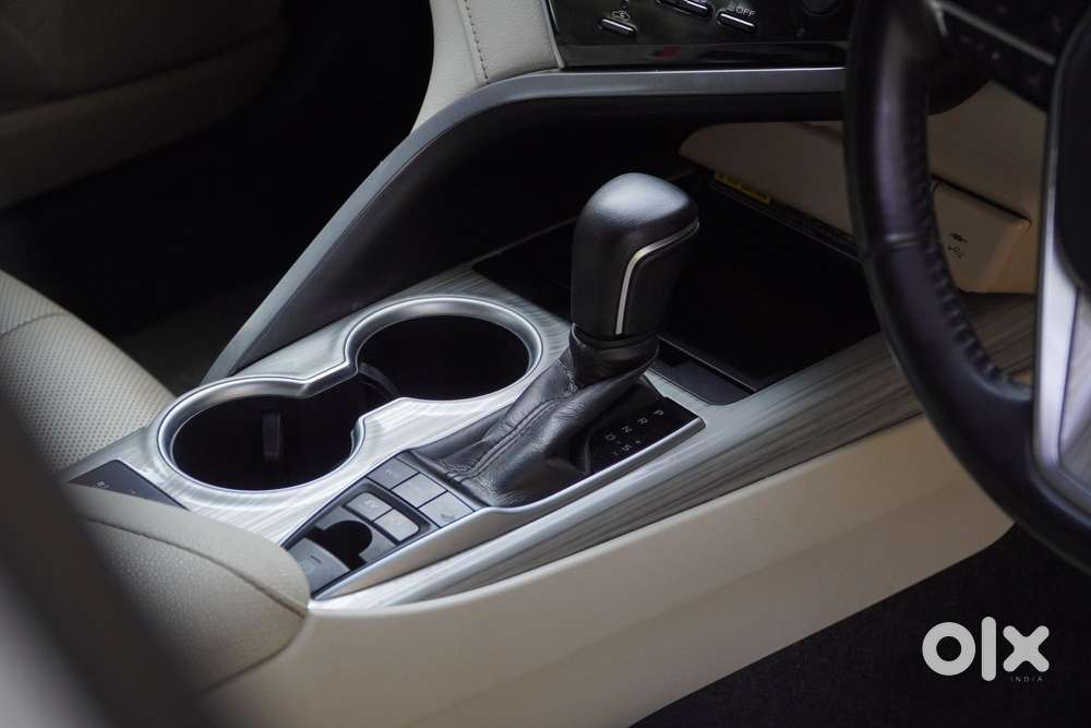 Toyota Camry Hybrid, 2021, Petrol