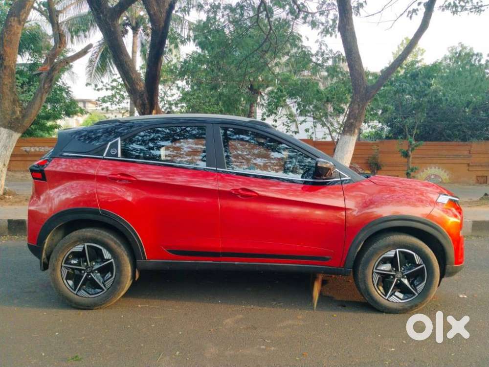 Tata Nexon, 2023, Petrol
