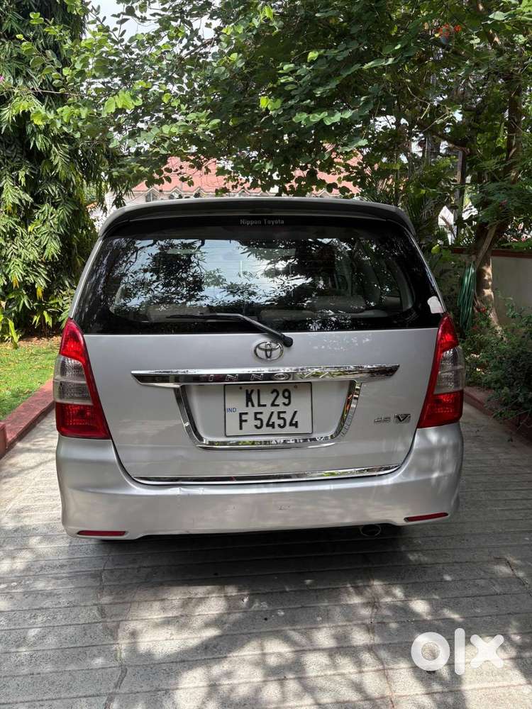 Toyota Innova 2.5 V Diesel  2013  7 Seater  Well Maintained  Kl Re