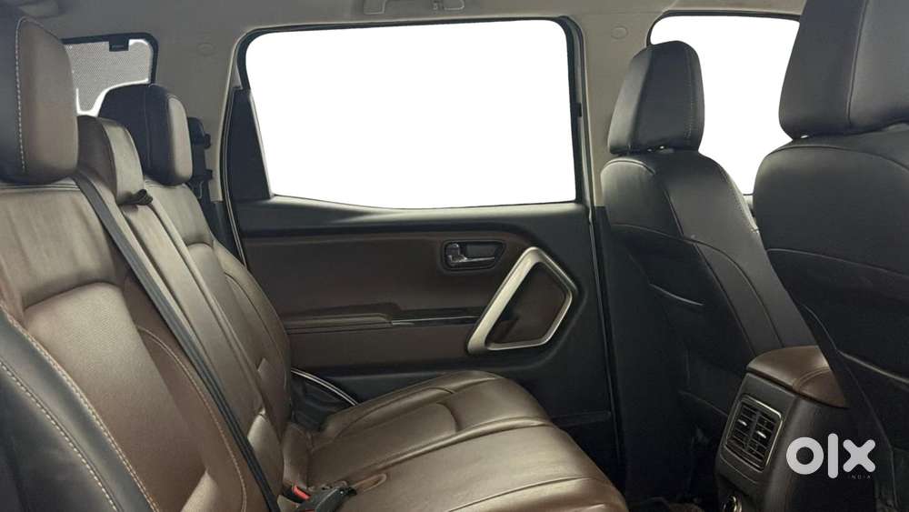 Mahindra Scorpio-n 2.0 Z8 Petrol Mt 7 Str, 2025, Petrol