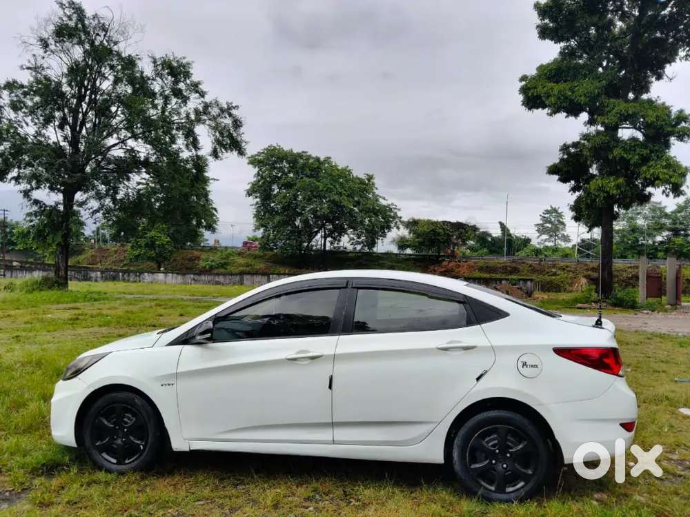 Hyundai Verna 1.5 S 2013