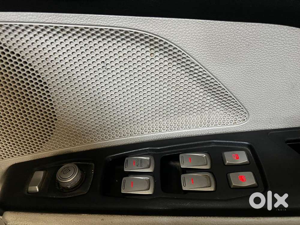 Mahindra Xuv300 2022 Petrol Well Maintained