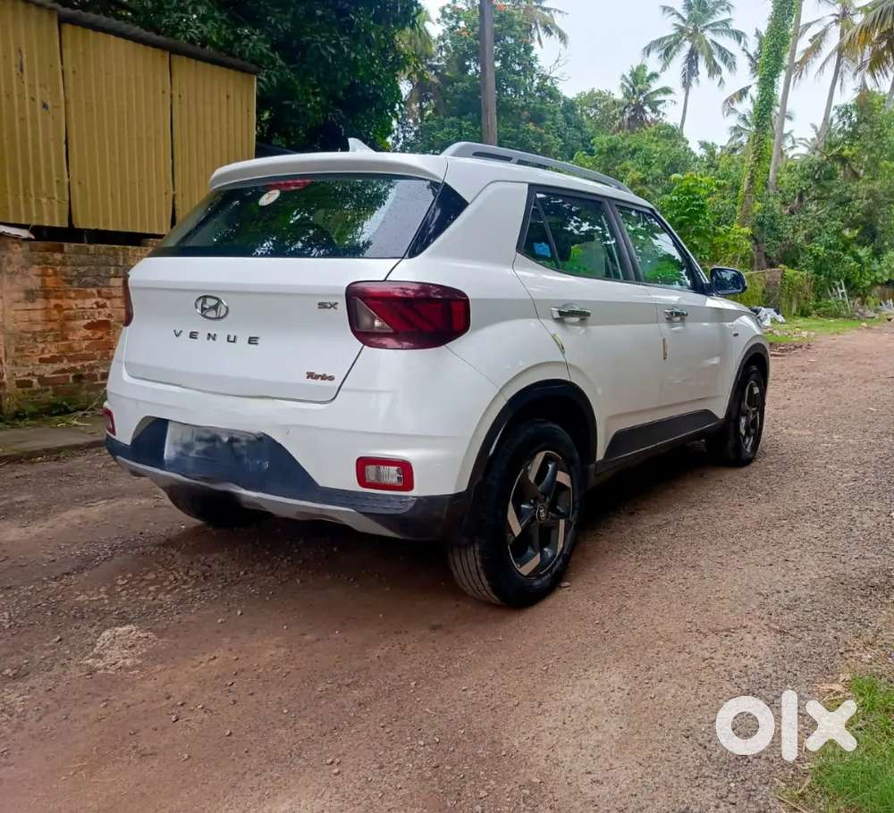 Hyundai Venue 2019 Petrol Well Maintained