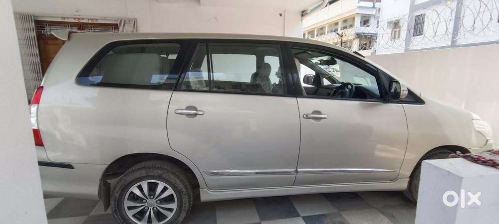 Toyota Innova 2.5 Vx 8 Str Bs-iii, 2015, Diesel
