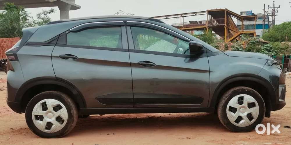 Tata Nexon Smart Plus S 1.2 Revotron Petrol 5 Mt, 2024, Petrol