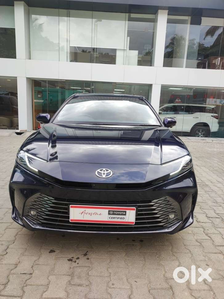 Toyota Camry Hybrid, 2025