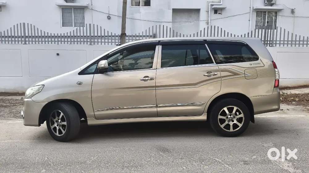 Toyota Innova 2010 Diesel Well Maintained