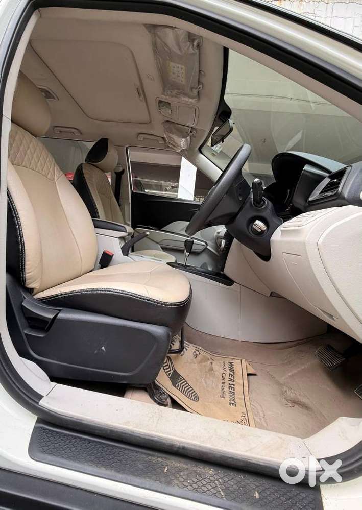 Mahindra Xuv300 1.2 W6 Amt Petrol, 2022, Petrol
