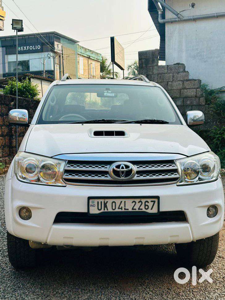 Toyota Fortuner 3.0 4x4 Manual, 2011, Diesel