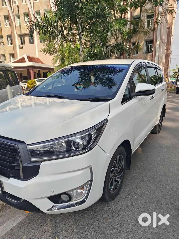 Toyota Innova Crysta 2024