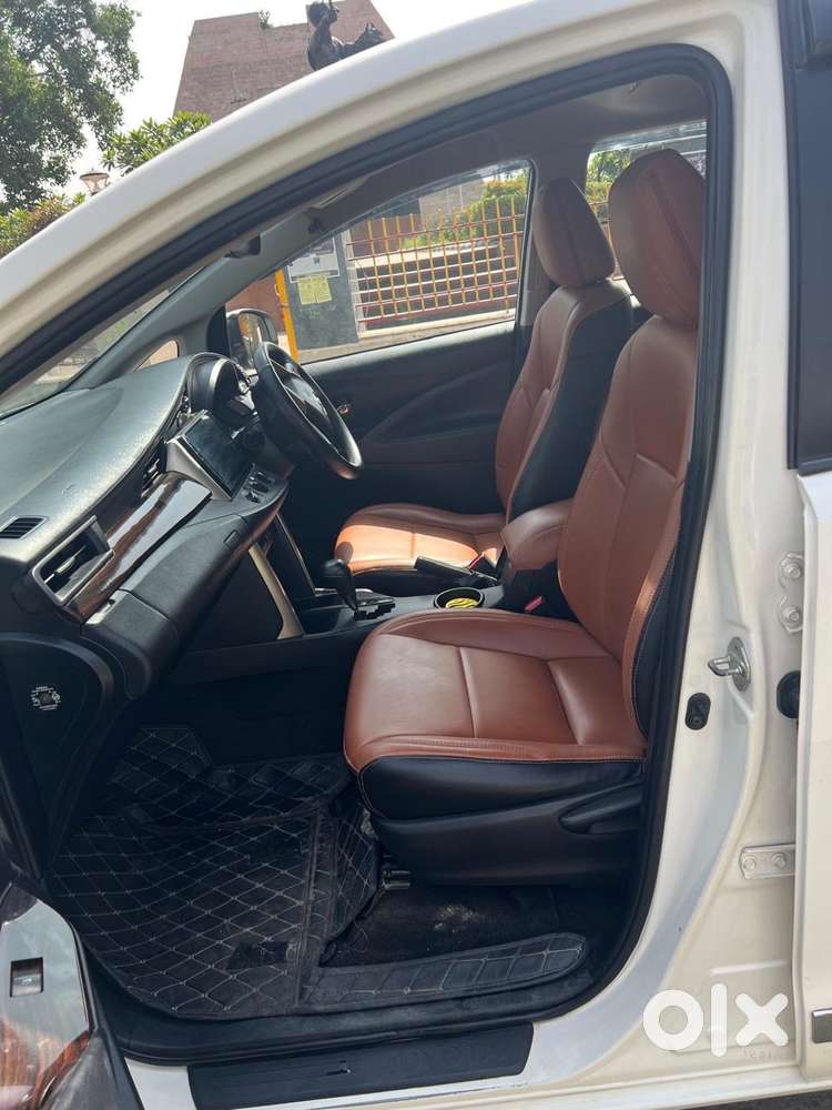 Automatic Innova Crysta