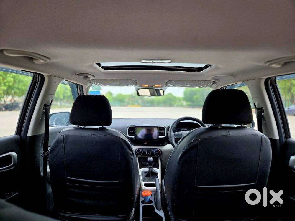 Hyundai Venue [2022-ongoing] 1.2 E, 2025, Petrol