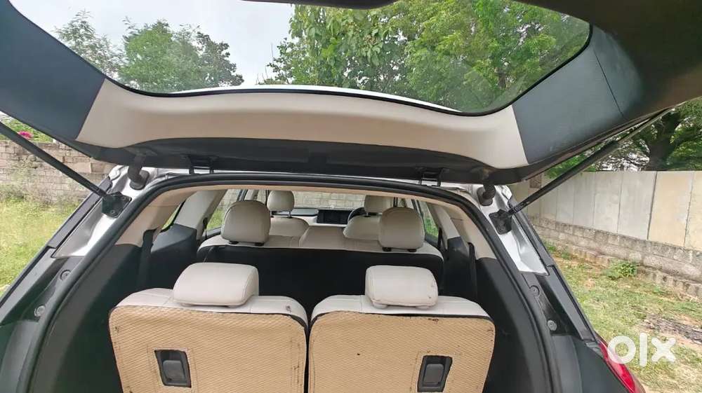 2023 Mahindra Xuv700 7 Seater Diesel