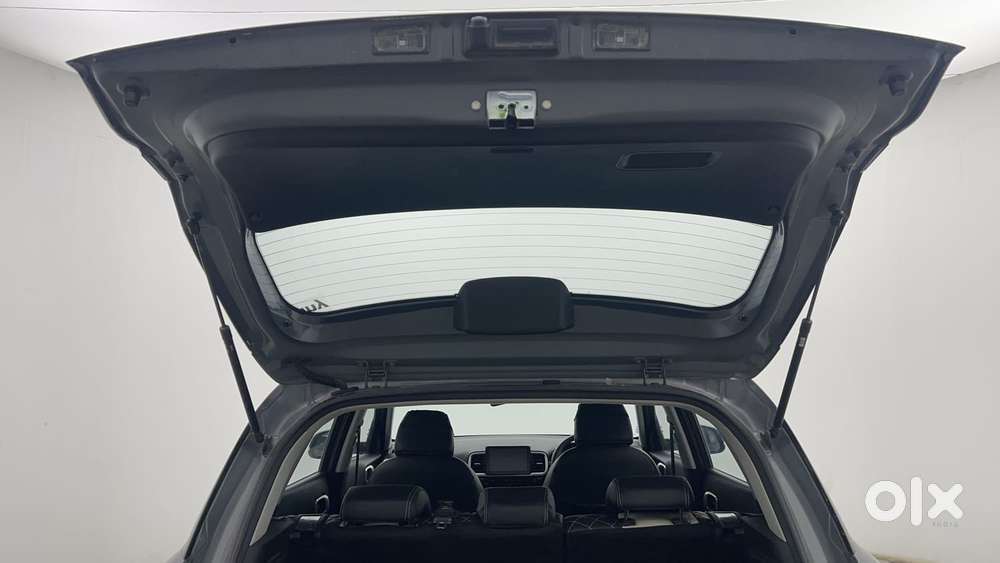 Hyundai Venue 1.2 S (o), 2024, Petrol