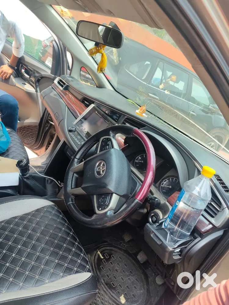 Toyota Innova Crysta 2016 Petrol 240200 Km Driven