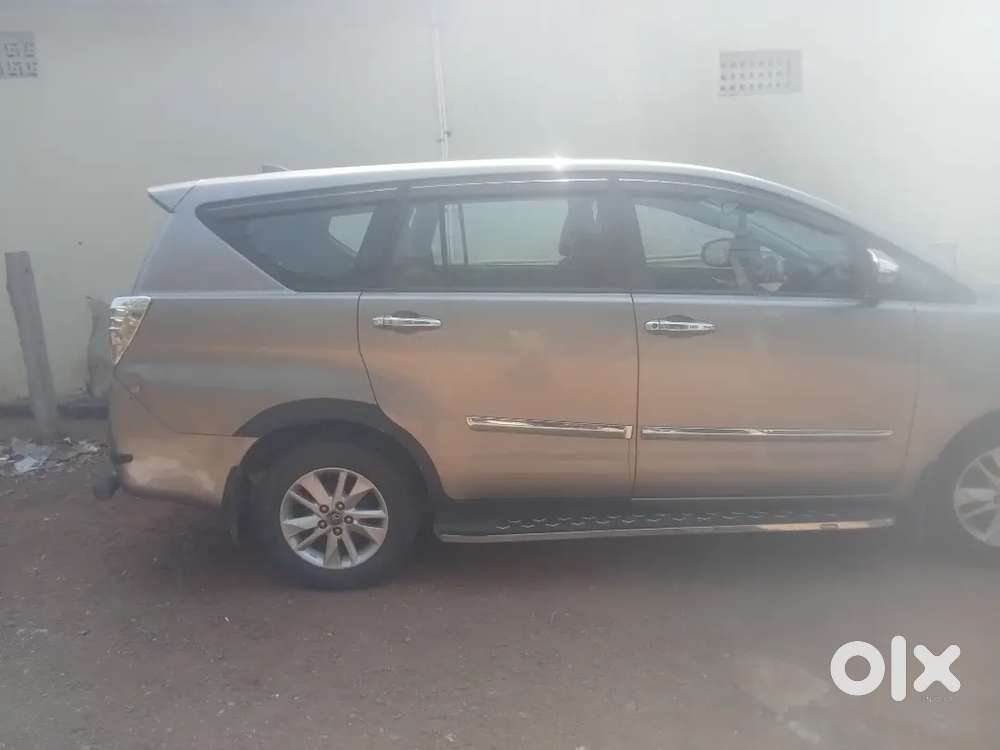 Toyota Innova Crysta 2017