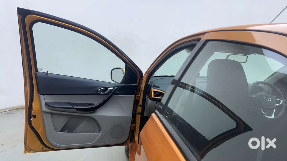 Tata Tiago Xza, 2017, Petrol
