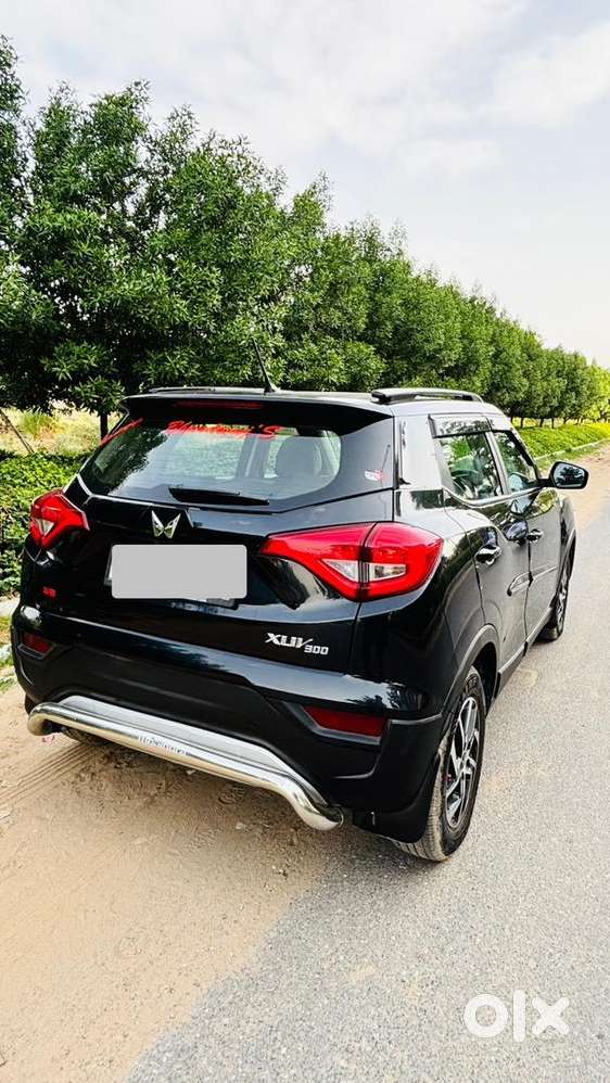 Mahindra Xuv300 Turbosport 2023 Petrol Well Maintained