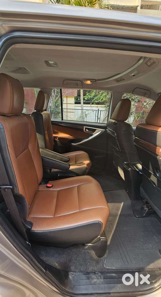 Toyota Innova Crysta 2.8z Automatic, 2016, Diesel