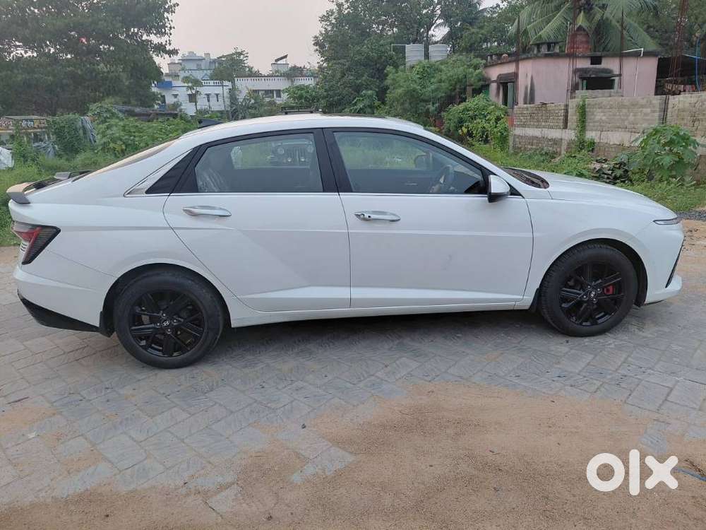 Hyundai Verna Sx (o) 1.5 Vtvt Ivt [2023 - 2026], 2026, Petrol